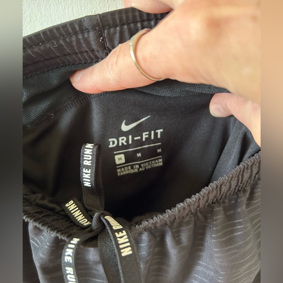 Nike dry fit shorts - Picture 3 of 5